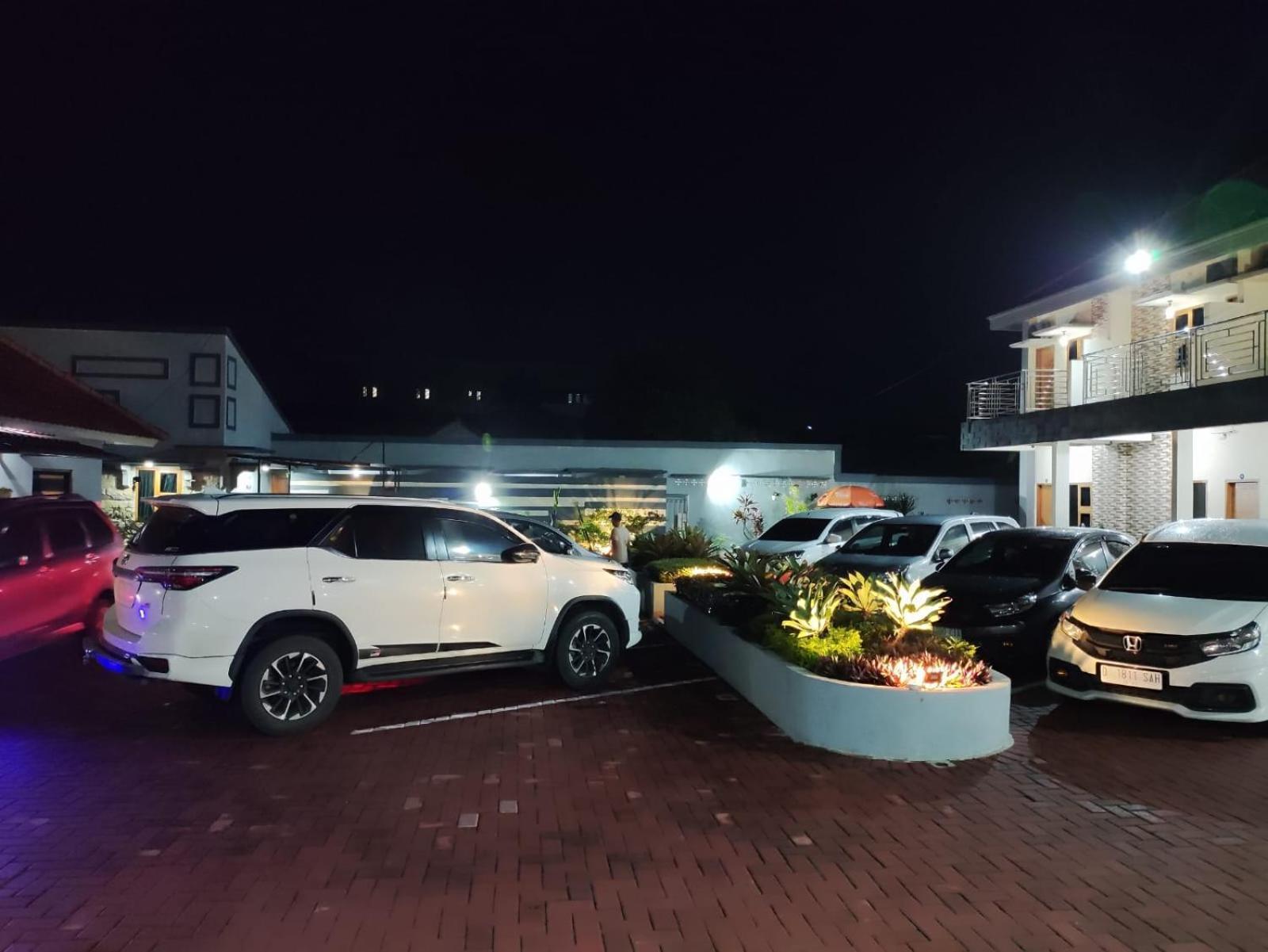 Hotel Cibening 푸르와카르타 외부 사진