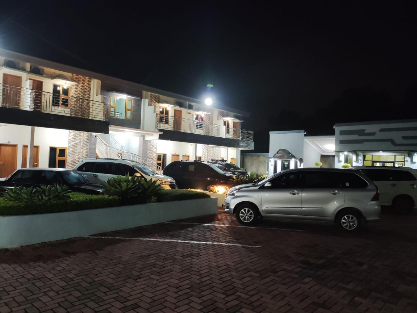 Hotel Cibening 푸르와카르타 외부 사진