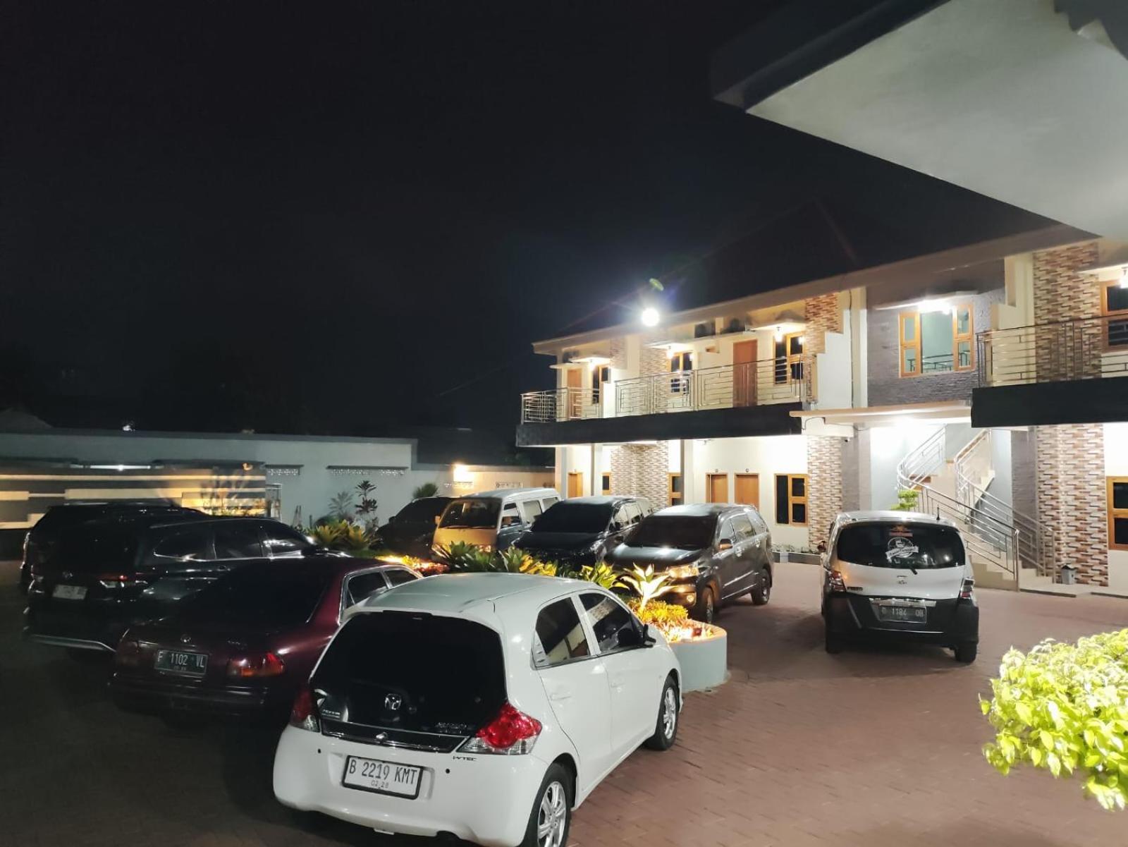 Hotel Cibening 푸르와카르타 외부 사진