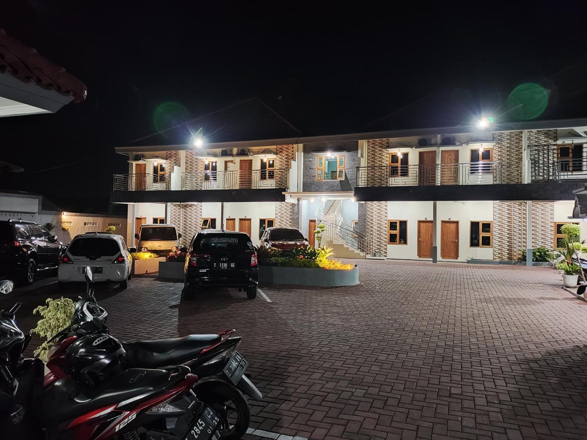 Hotel Cibening 푸르와카르타 외부 사진