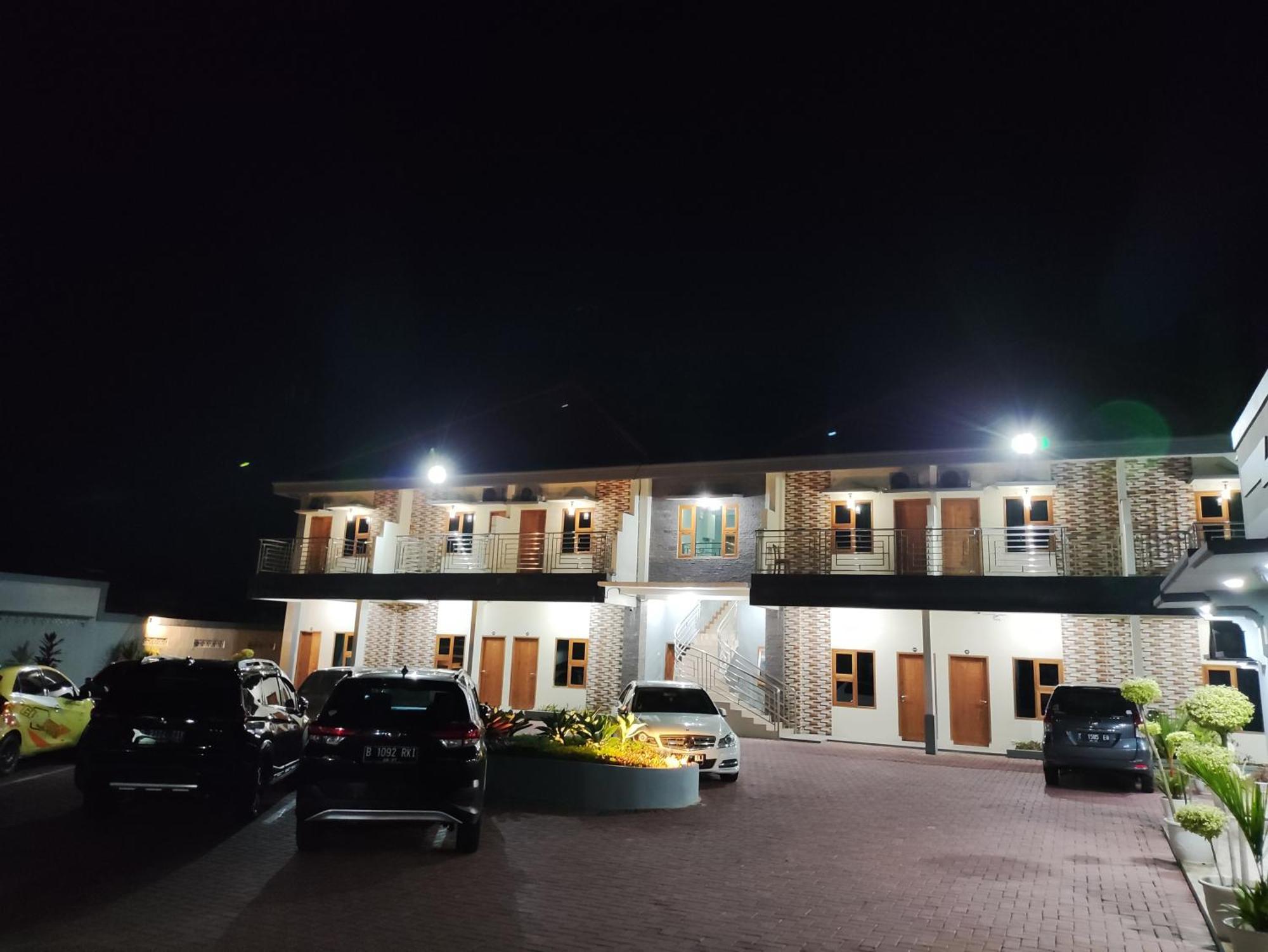 Hotel Cibening 푸르와카르타 외부 사진