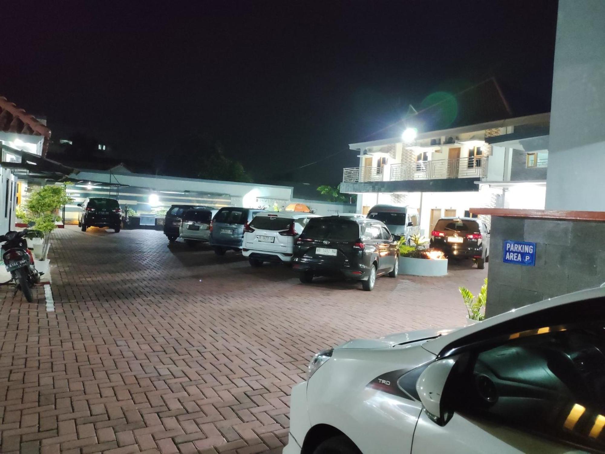 Hotel Cibening 푸르와카르타 외부 사진